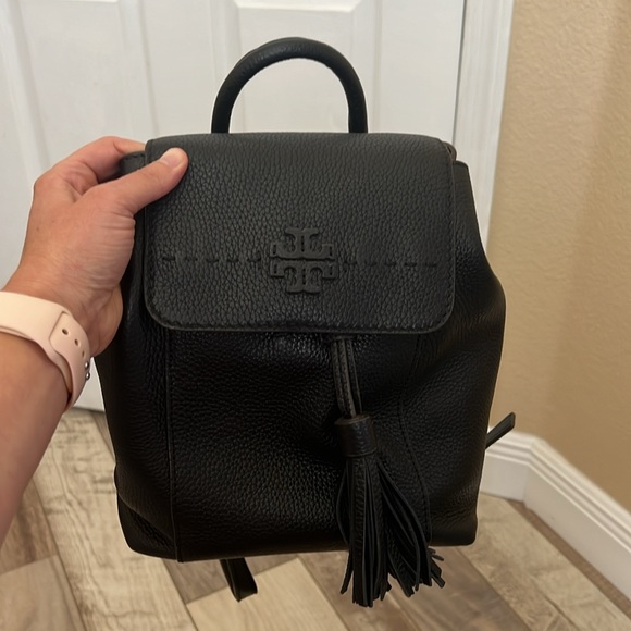 Tory Burch McGraw Back pack 🙌🏼⭐️🤩 like new condition. - Picture 6 of 6